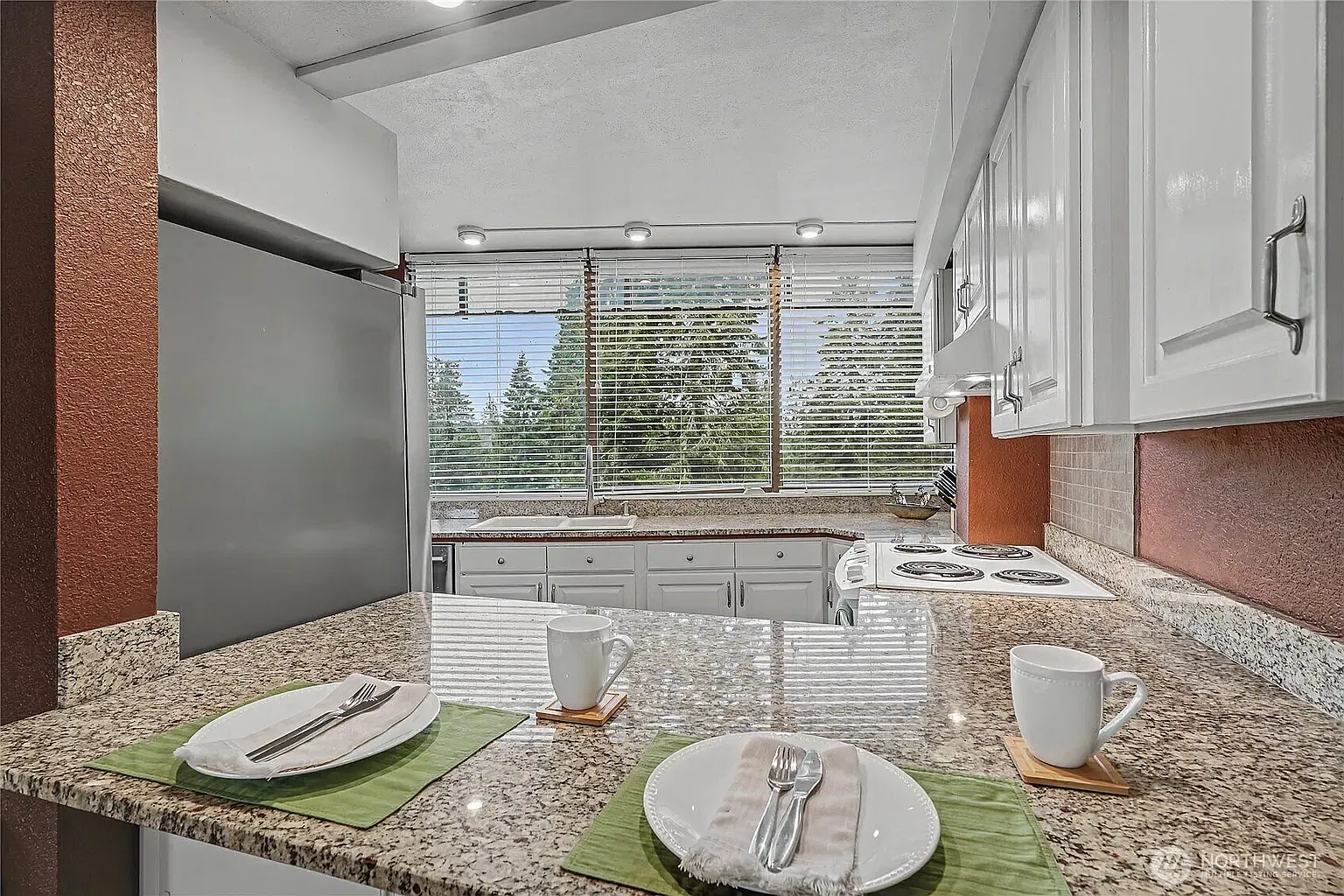 2 bed, 1.5 bath, 1179 sqft, $1,750 — Photo 4