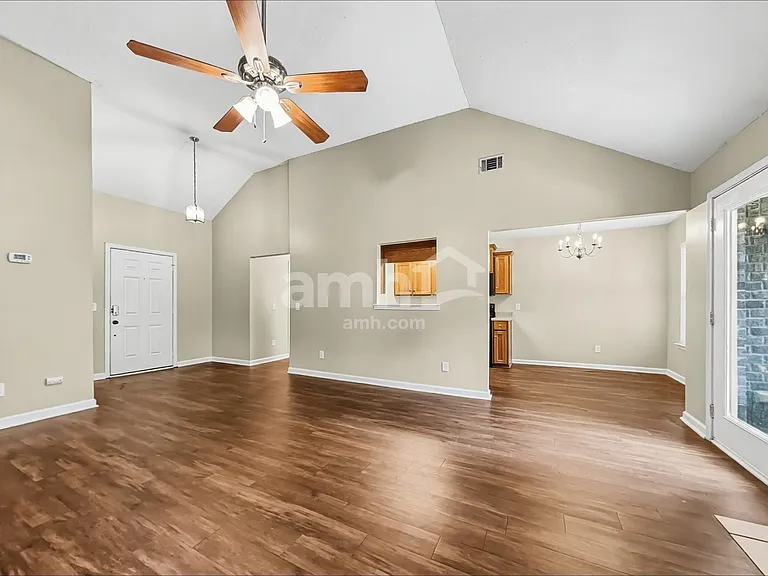 175 Huger St — Photo 6