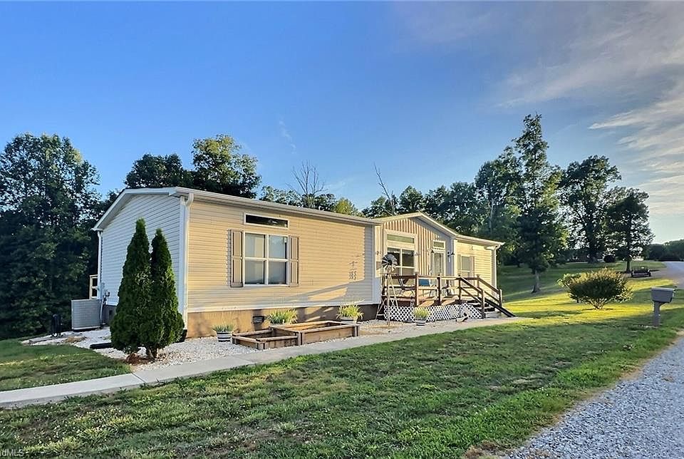 1st image of 202 Clover Valley Dr