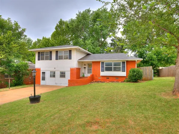 1209 N Walnut St, Guthrie, OK 73044