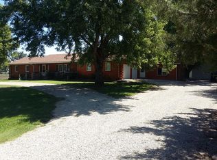 824 E 1st St, Abilene, KS 67410