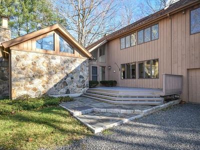 27 Stonehenge Rd, Weston, CT, 06883