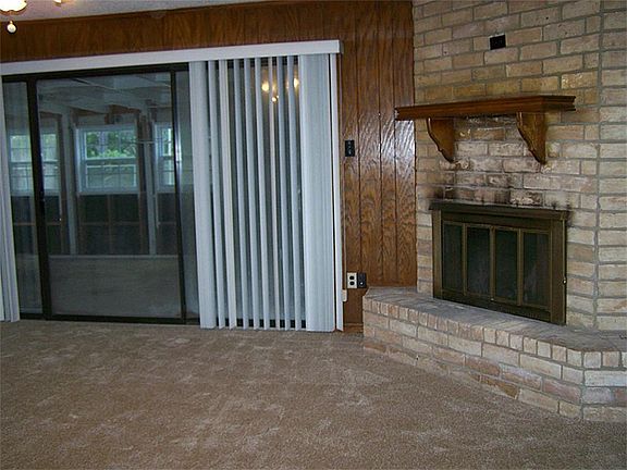 Another view of FP and bonus room thru sliding doors.