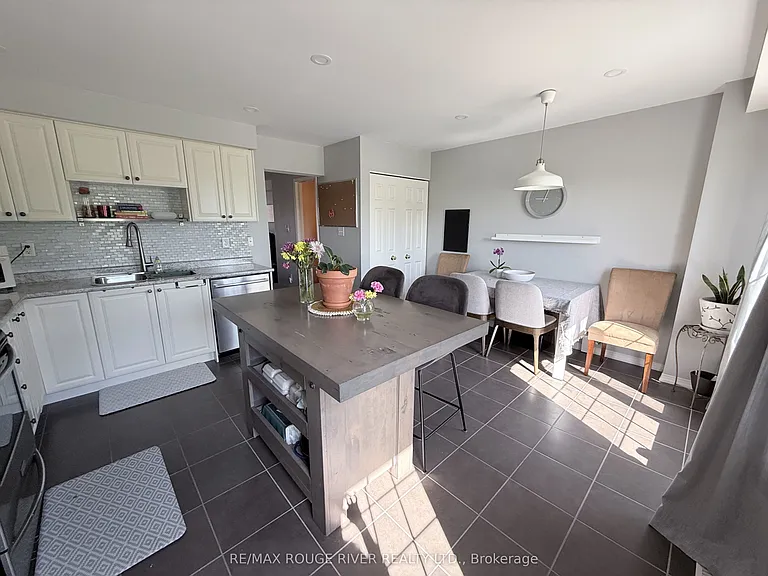906 Audley Rd N — Photo 24