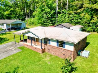 585 Lake Shore Dr, Haleyville, AL 35565