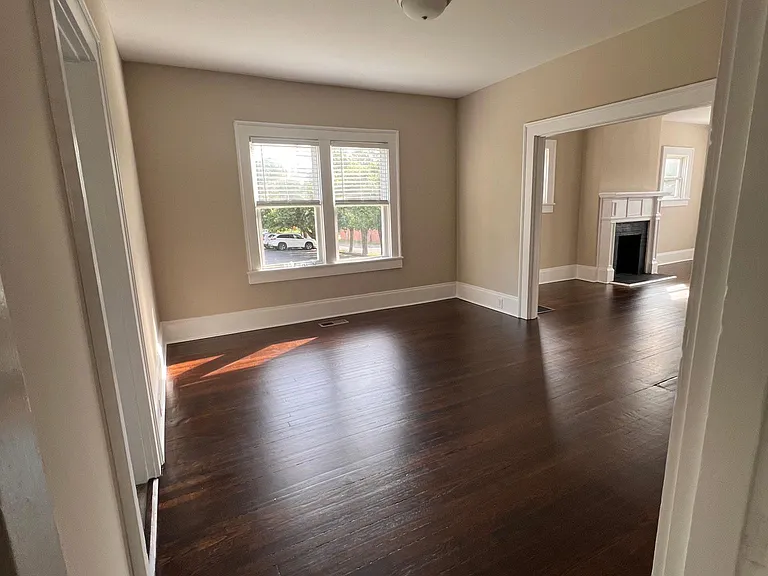 430 Spring St NW — Photo 2