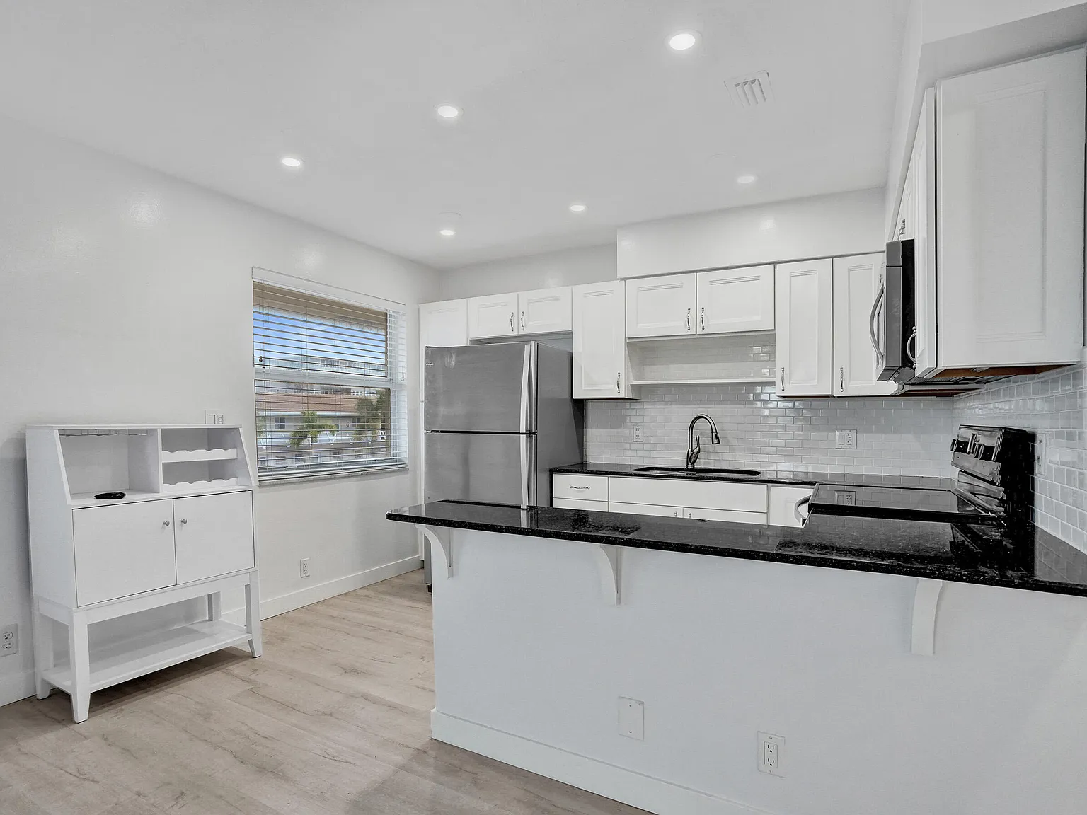 1 bed, 1.0 bath, 600 sqft, $2,000 — Photo 3