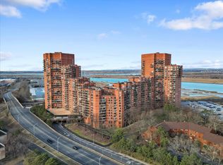 2001 Harmon Cove Tower, Secaucus, NJ 07094