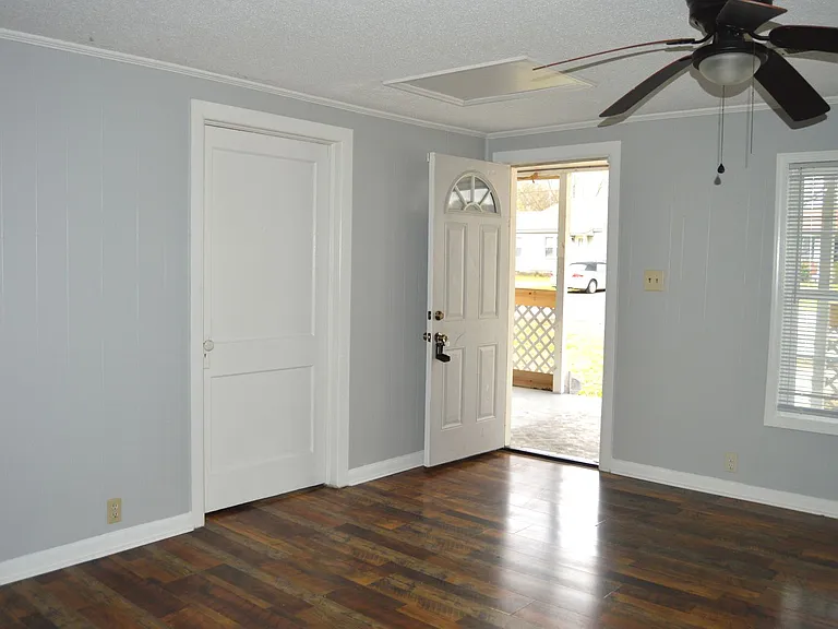 2010 Morgan Ave SW — Photo 17