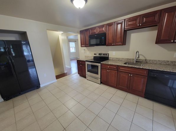 209 Bridge St APT 2
