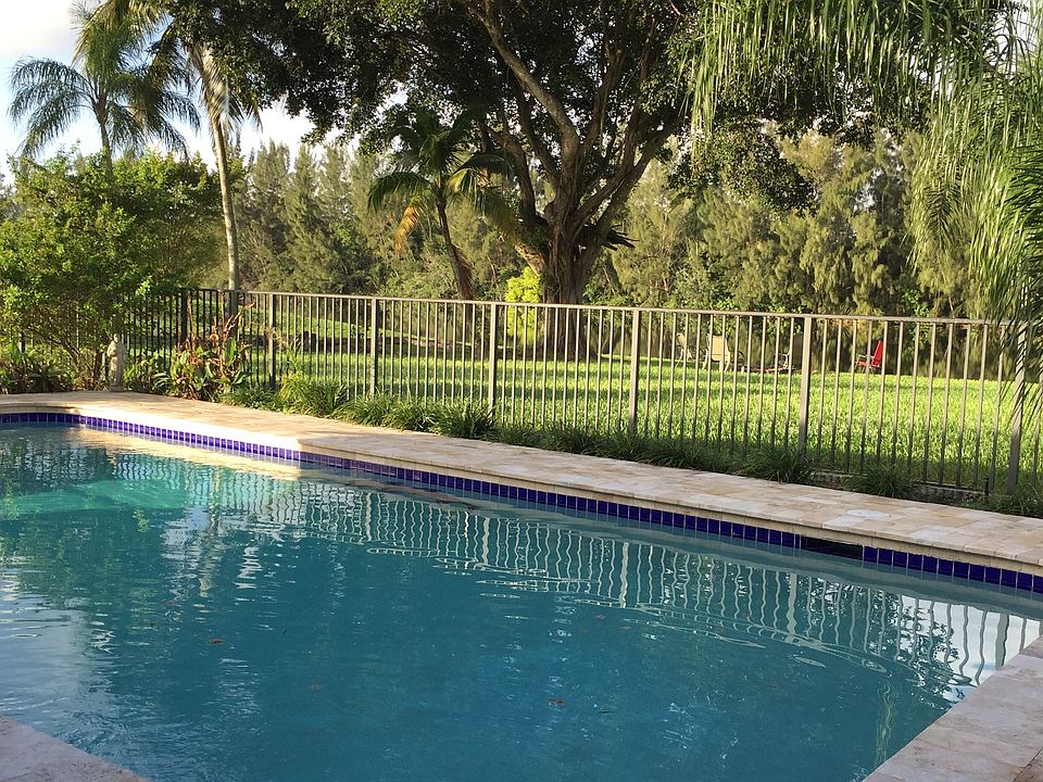 2nd image of 22443 Waterside Dr