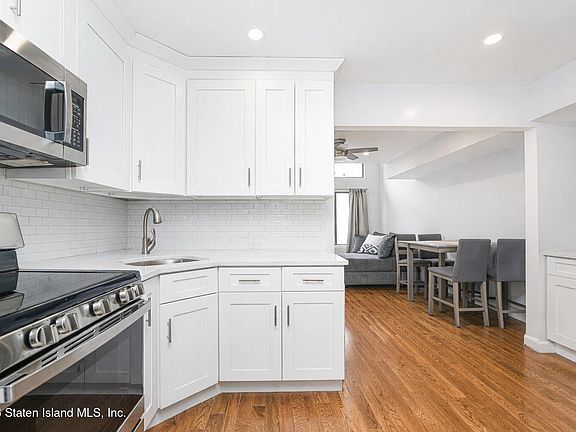 5th image of 3430 Amboy Rd #A