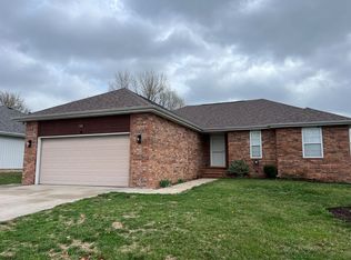 106 N Carlisle Dr, Nixa, MO 65714