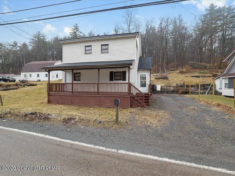 689 Main Rd photo 1