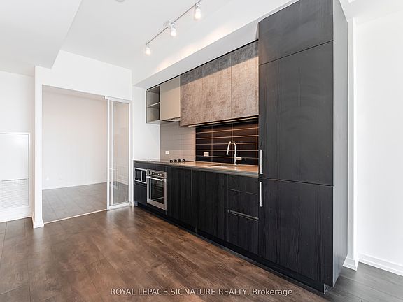 5th image of 7890 Jane St #4508