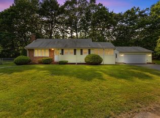 28 Windsor Cir, Brockton, MA 02301