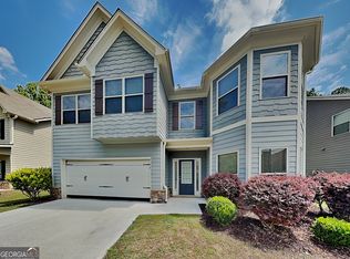 553 Cherry Creek Dr, Loganville, GA 30052
