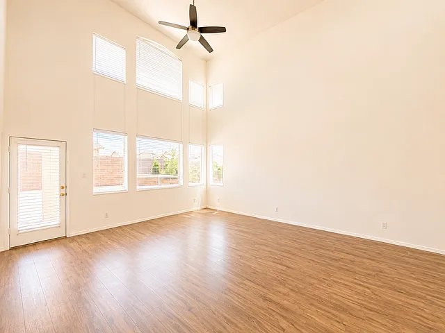 2067 Violeta Cir SE — Photo 7
