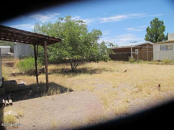 4th image of 880 S Stone Ave