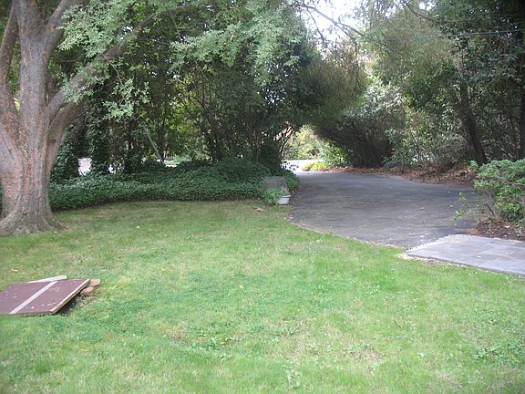 Cottage Driveway & Front