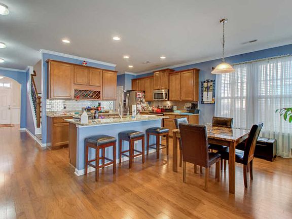 3rd image of 351 Sanctuary Park Dr