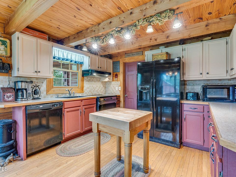 18th image of 147 Britton Ln