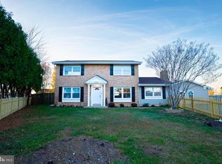503 S Maple Ct, Sterling, VA 20164