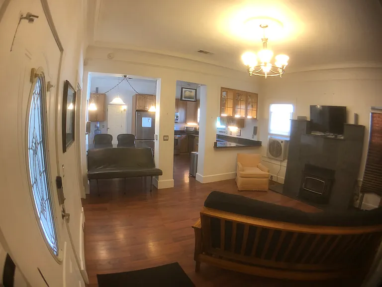 1015 Beamer St — Photo 5
