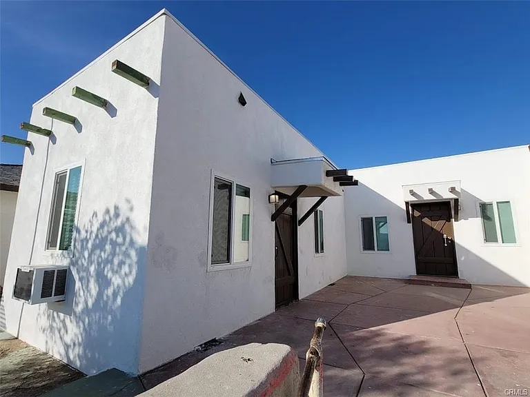 200 W White St — Photo 12