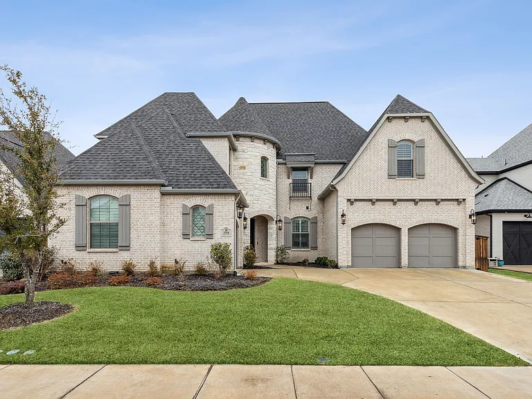 3358 Fuller Dr — Photo 2