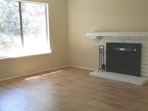4th image of 4298 Gird Ave