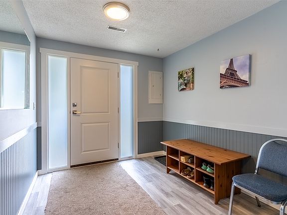 2nd image of 144 Birch Cres