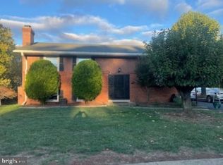 304 E Gordon St, Sterling, VA 20164