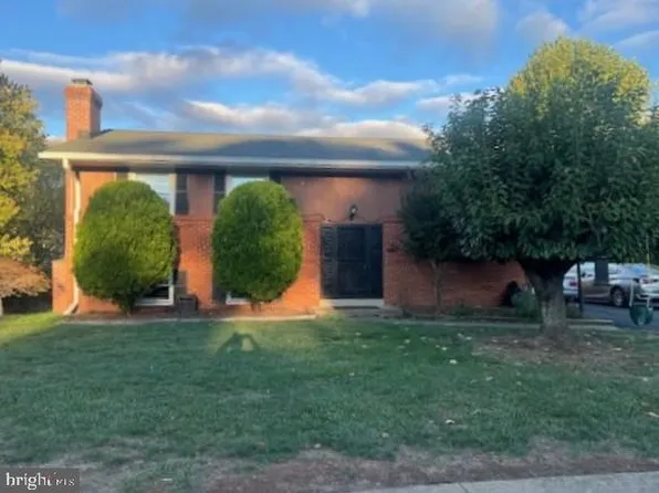 304 E Gordon St, Sterling, VA 20164