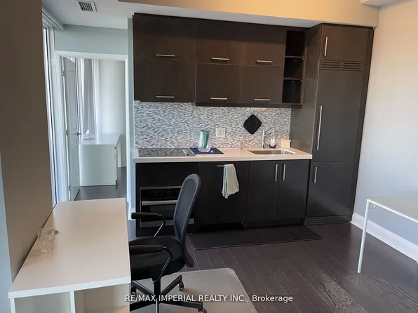 65 Saint Mary St #4007, Toronto, ON M5S 0A6