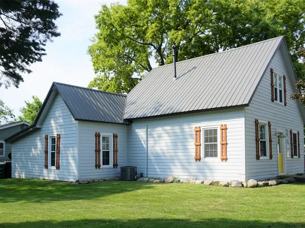 304 E Washington St, Winterset, IA 50273