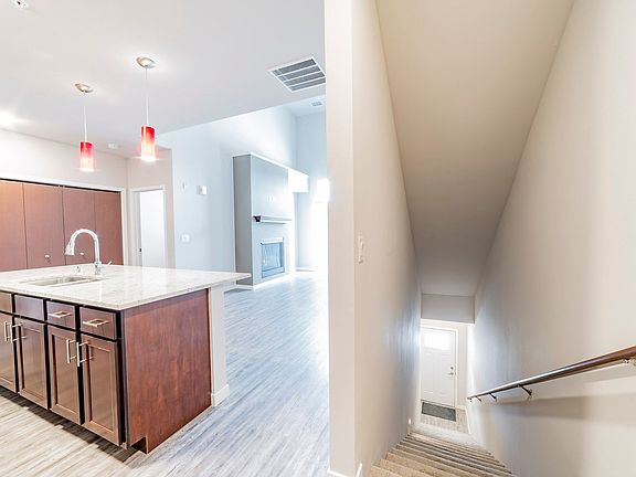 5th image of N63W23217 Main St #2B-2Ba-1571Sqft