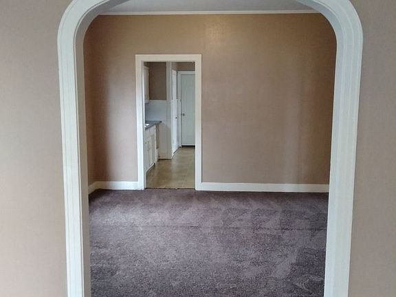 5th image of 125 Adair St