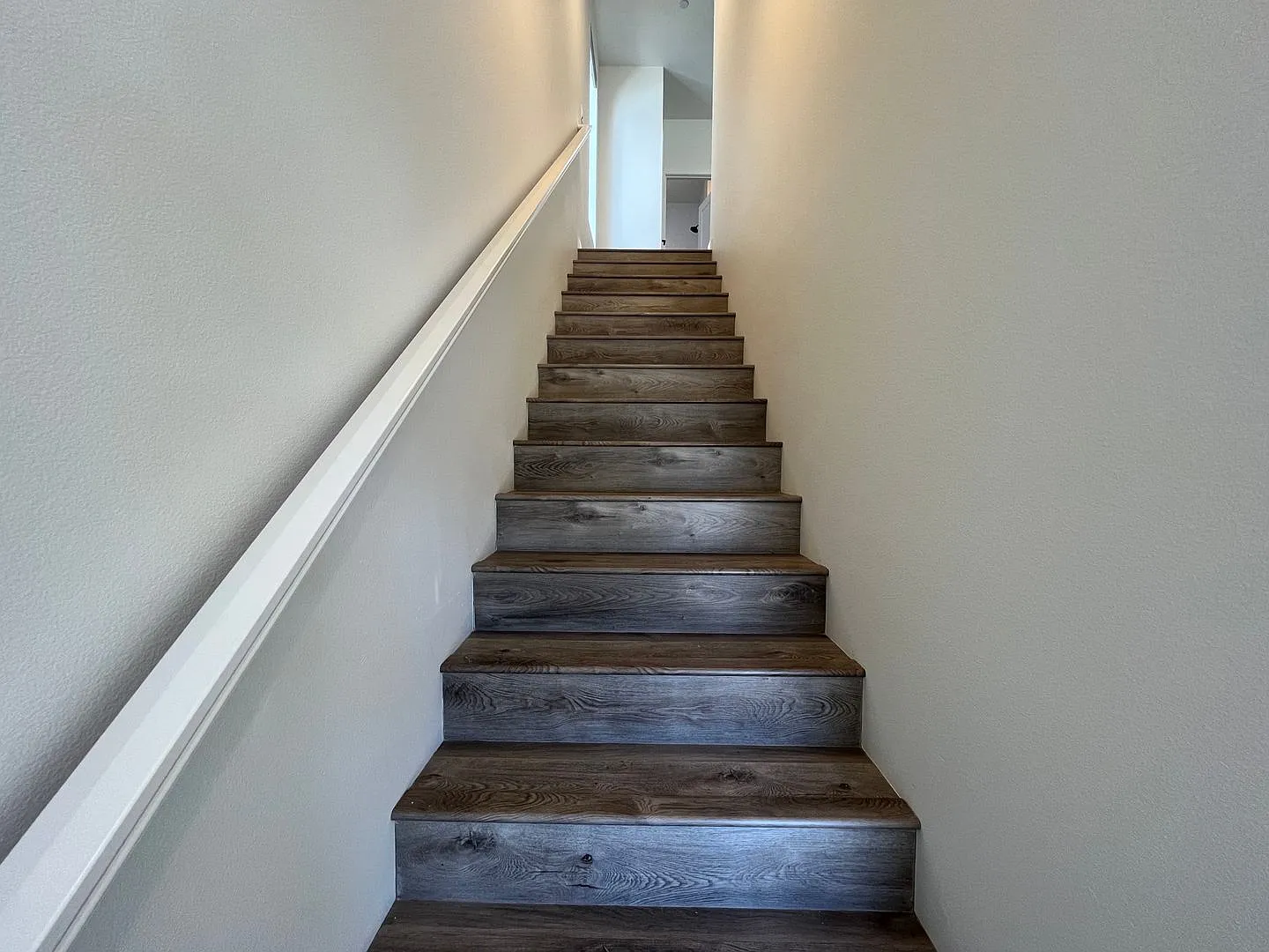Beautiful 4Bd + 3Ba Home in North Portland!! A/C and Hardwood Flooring!! — Photo 3