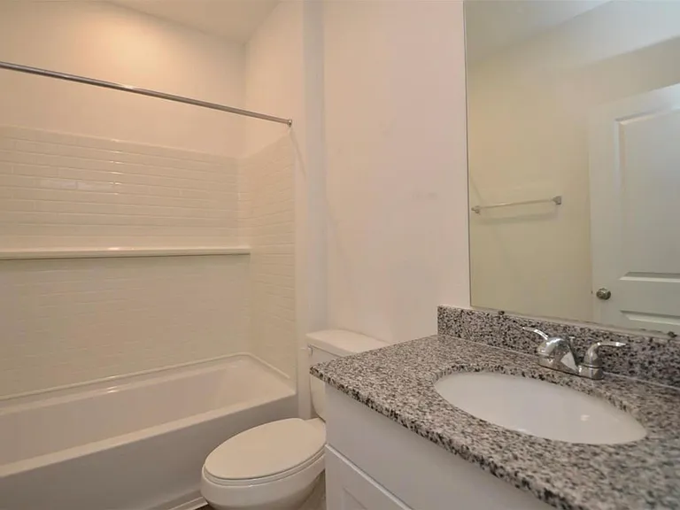 16439 Big Hickory Dr — Photo 20
