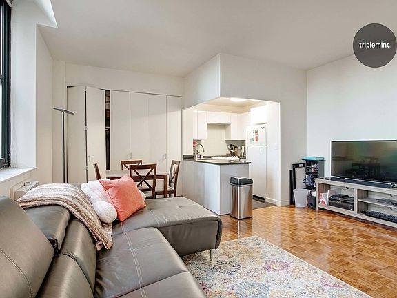 2nd image of 521 E 72nd St #8CC