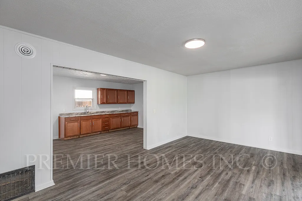 3 bed, 1008 sqft, $1,495 — Photo 2