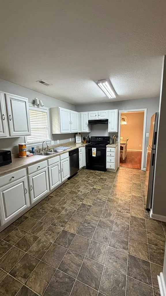 3 bed, 1624 sqft, $2,200 — Photo 4