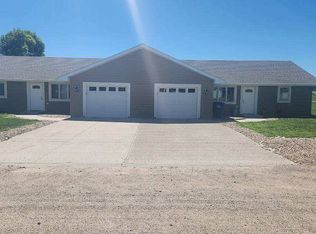 810 Cobbler Ln, Sutherland, NE 69165