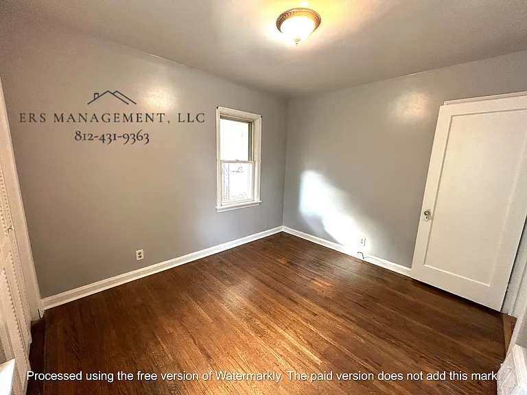 1019 E Columbia St — Photo 5