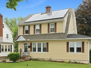 25 Seneca Rd, Ossining, NY 10562