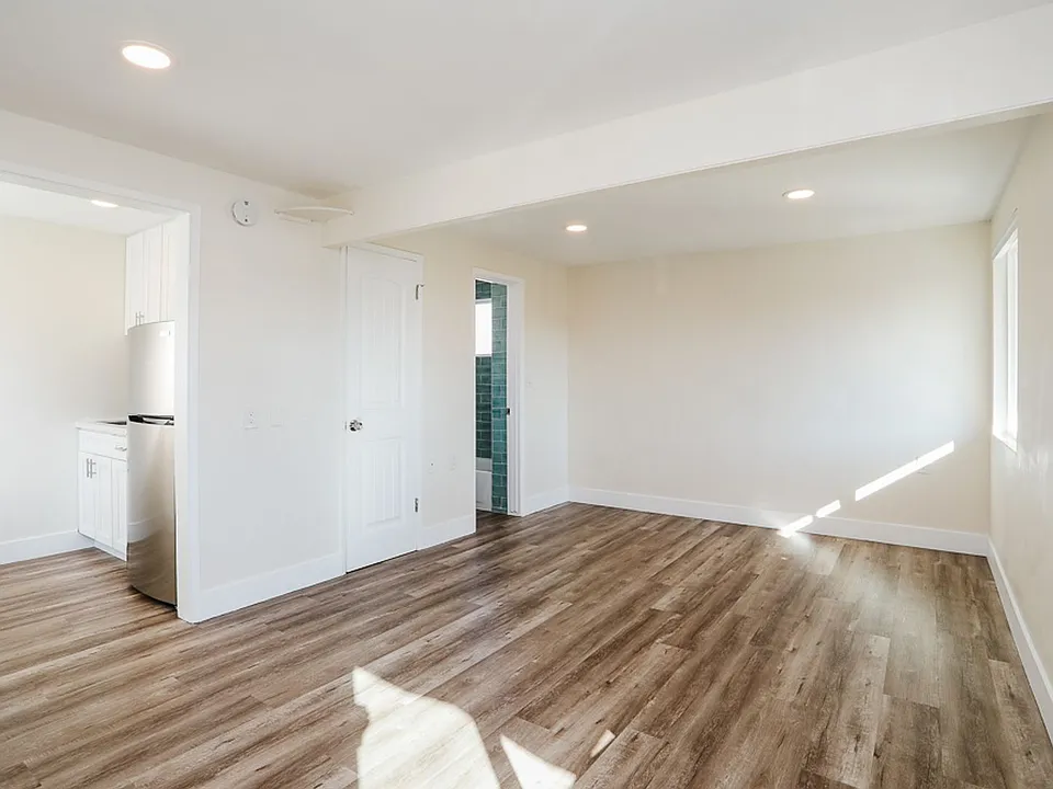 3544-3548 Del Rey St