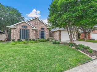 2408 Creek Crossing Ct, Arlington, TX 76018