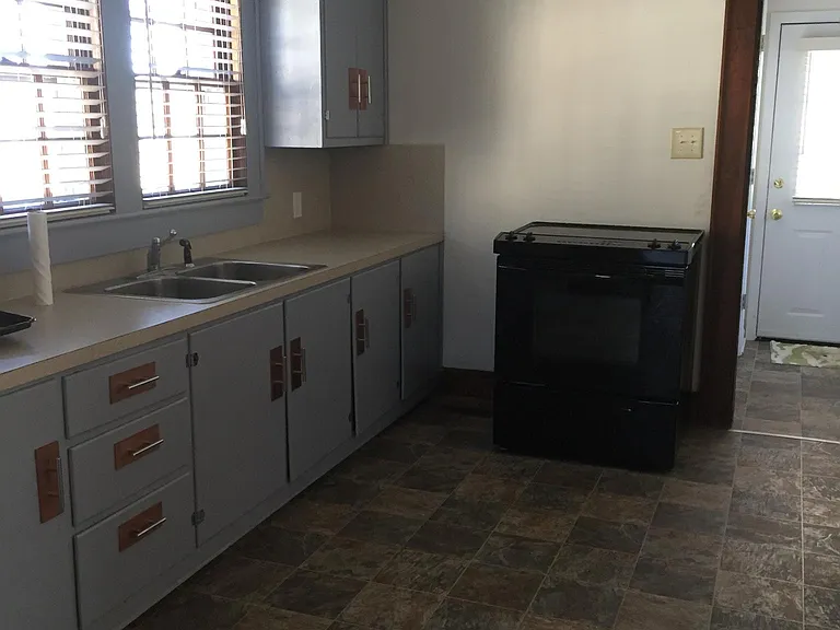 2938 N Lookout St — Photo 6
