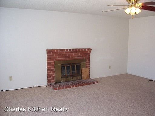 4th image of 1415 Shady Oak Dr